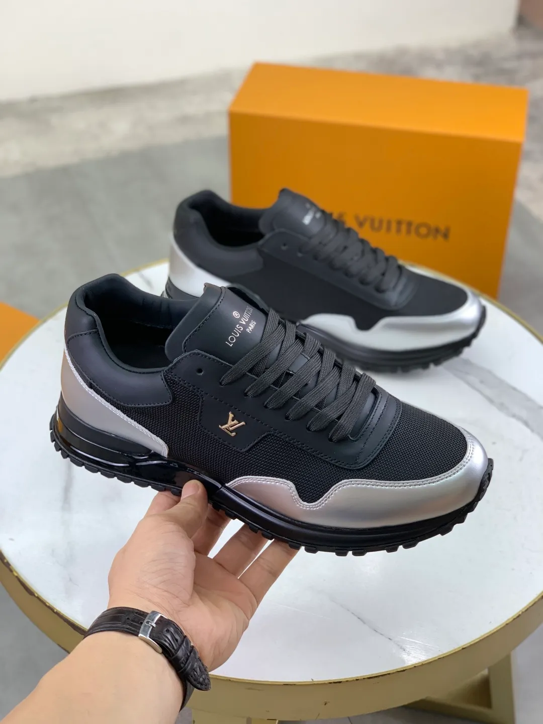 Men's men's shoes 💰P680 new style 💶[LOUIS VUITTON] (original order) new style 🍀LV Louis Vuitton * - top version of LV classic trendy shoes! Made of imported original cowhide and water-dyed cowhide lining. The latest original wear-resistant rubber combination outsole! High quality products! Multiple colors available, code number: 38-44 (45 46 customized)
